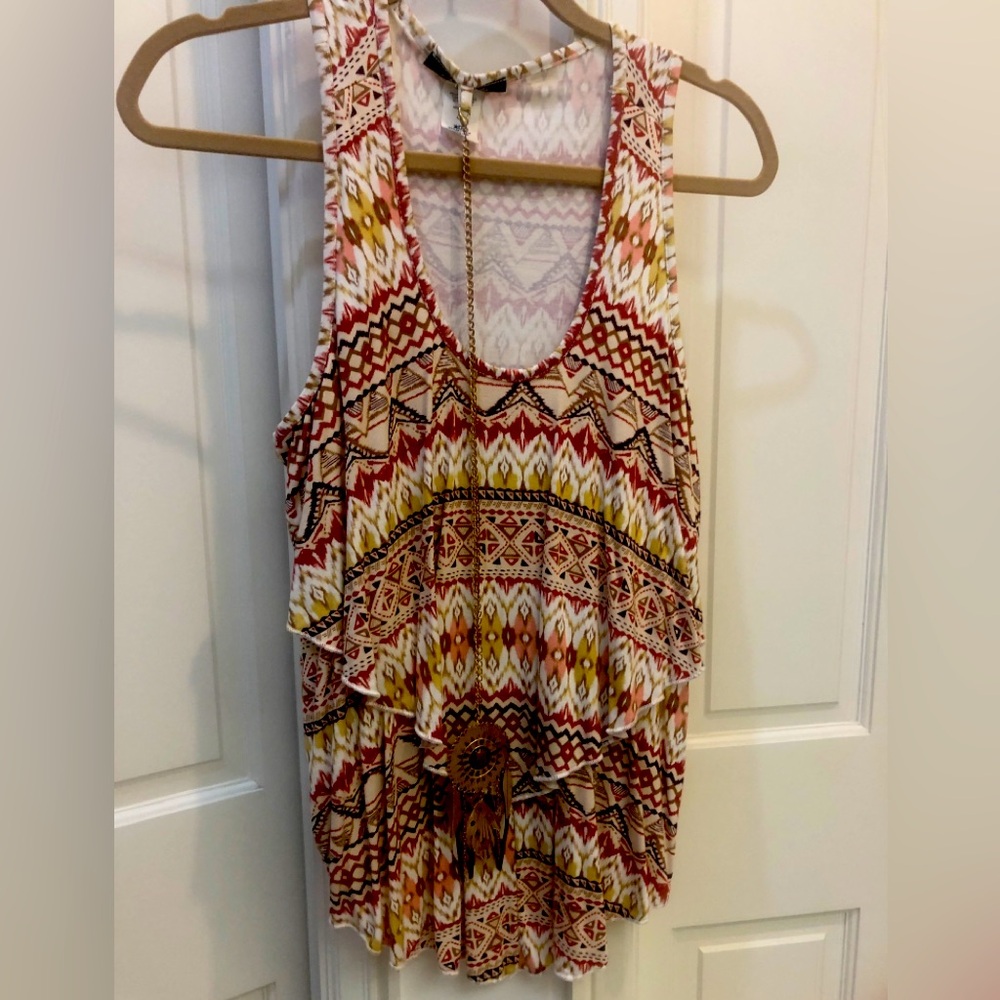 Super Cute Top! Includes Necklace! New w/o tags. Never worn! Great summer wear